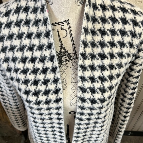 Cyrus Black and White Houndstooth Sweater - Picture 2 of 6